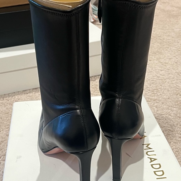 Amina Muaddi Black Heeled Boots Sleek Design - Picture 3 of 8